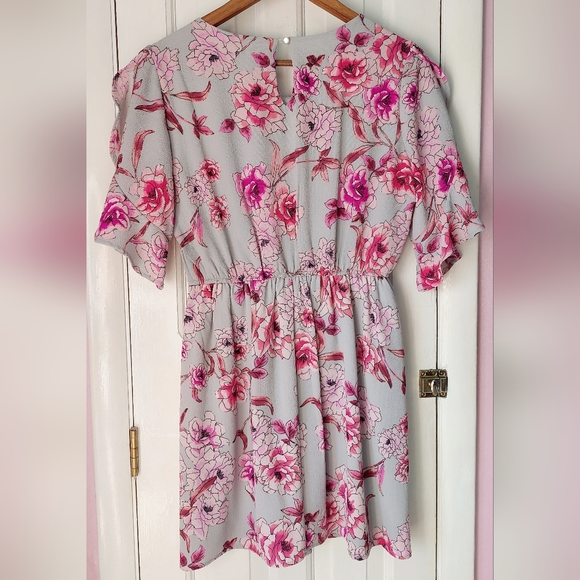 As U Wish Floral Flowy Split Flutter Sleeve Dress Sz S - Picture 7 of 11